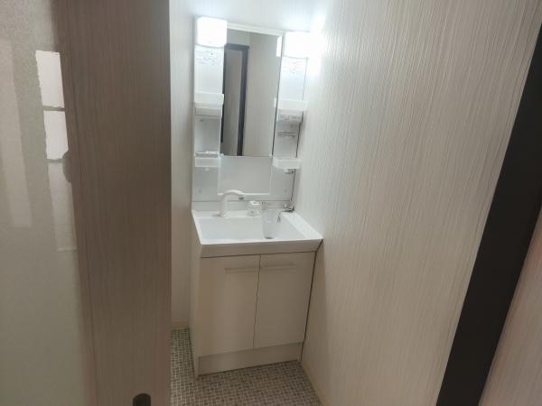 京都市山科区椥辻封シ川町　中古戸建 内観写真（洗面台・洗面所）