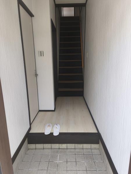 京都市山科区椥辻封シ川町　中古戸建 現地写真（玄関）