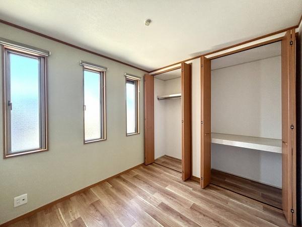 大阪府堺市美原区南余部 内観写真（リビング以外の居室）