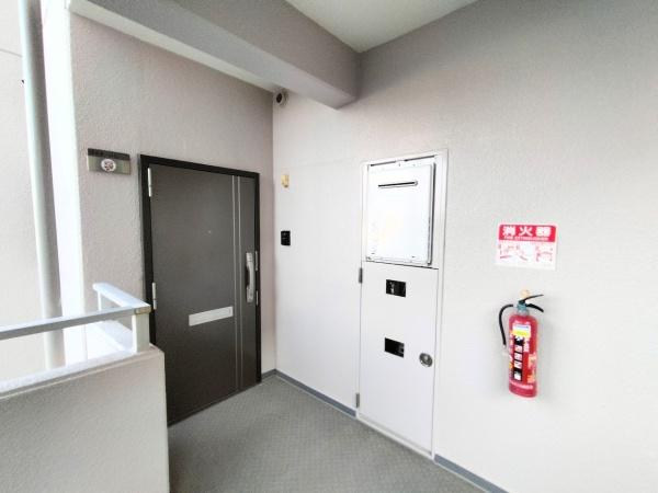 ルミエール桂川 現地写真（玄関）