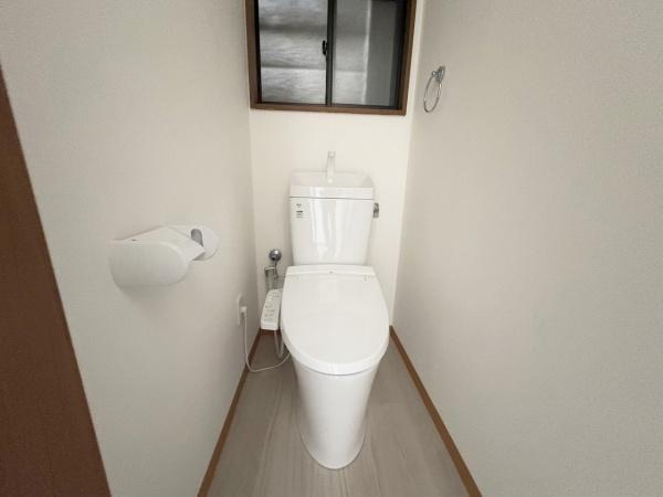 大阪市生野区巽南5丁目　中古戸建 内観写真（トイレ）