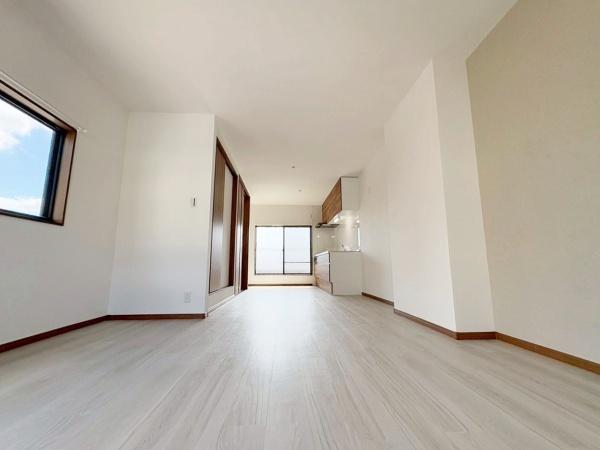 大阪市生野区巽南5丁目　中古戸建 内観写真（リビング）