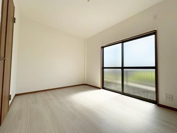 大阪市生野区巽南5丁目　中古戸建 内観写真（リビング以外の居室）