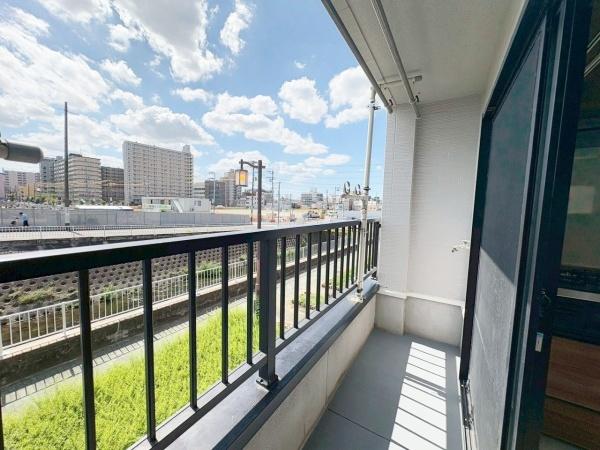 大阪市生野区巽南5丁目　中古戸建 現地写真（バルコニー）