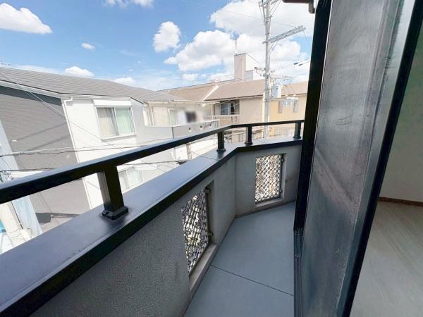 大阪市生野区巽南5丁目　中古戸建 現地写真（バルコニー）