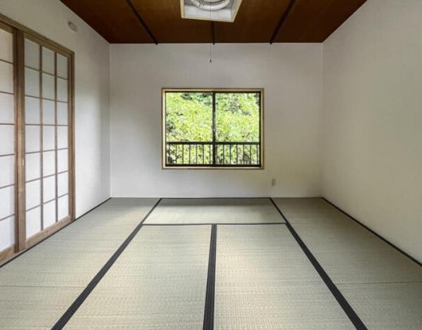 京都市山科区上花山桜谷　中古戸建 内観写真（リビング以外の居室）