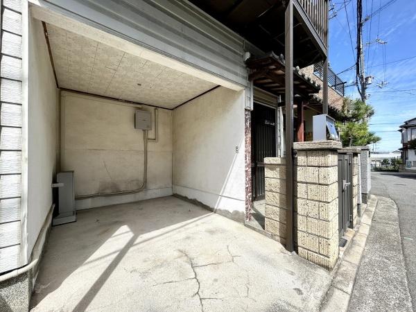 堺市東区草尾　中古戸建 現地写真（駐車場）