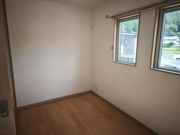 滋賀県大津市大石東6丁目　中古戸建 内観写真（リビング以外の居室）