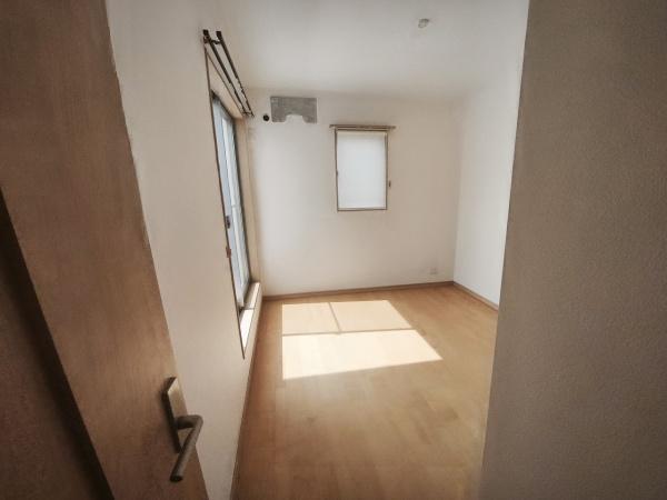 滋賀県大津市大石東6丁目　中古戸建 内観写真（リビング以外の居室）
