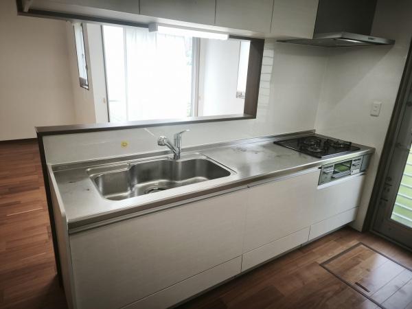 滋賀県大津市大石東6丁目　中古戸建 内観写真（キッチン）