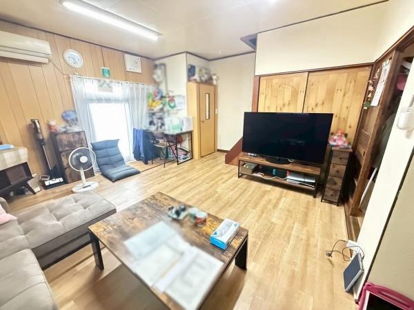 大阪市西成区梅南1丁目　中古テラスハウス 内観写真（リビング）