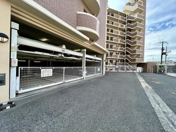 グランコート堺石津川公園 共用部写真（駐車場）