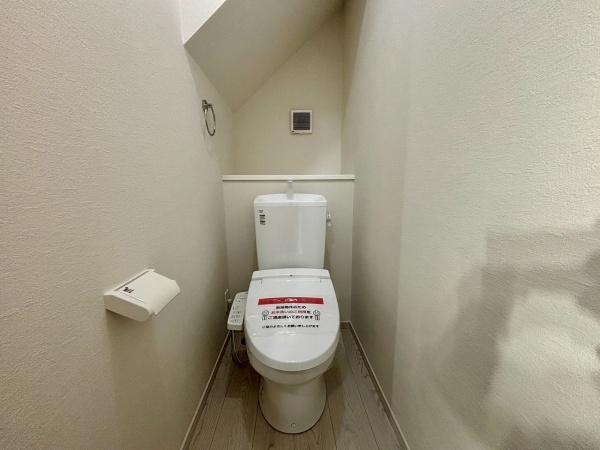 堺市北区南花田町2号棟　新築戸建 内観写真（トイレ）