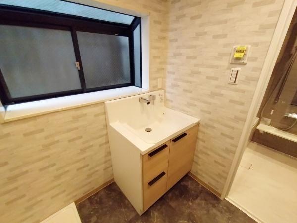 大阪市東淀川区大道南1丁目　中古戸建 内観写真（洗面台・洗面所）