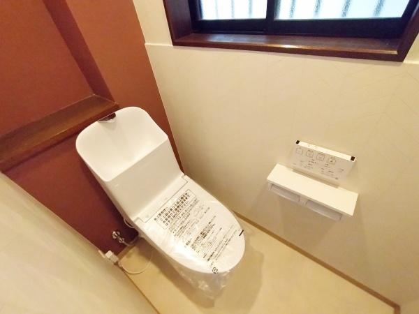 大阪市東淀川区大道南1丁目　中古戸建 内観写真（トイレ）