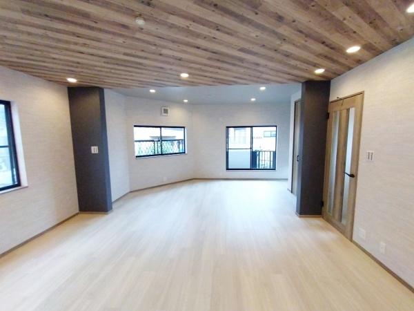 大阪市東淀川区大道南1丁目　中古戸建 内観写真（リビング）