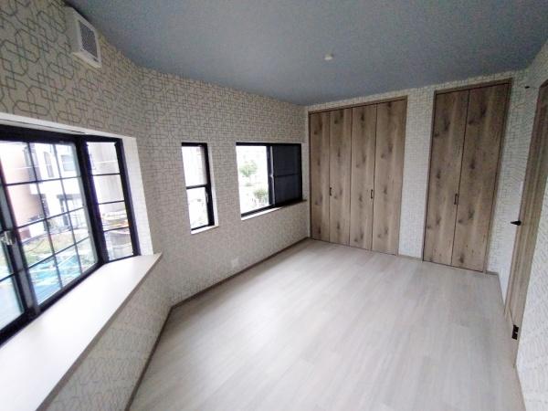 大阪市東淀川区大道南1丁目　中古戸建 内観写真（リビング以外の居室）