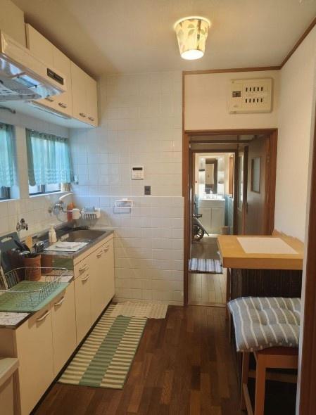 京都市北区衣笠氷室町　中古戸建 内観写真（キッチン）