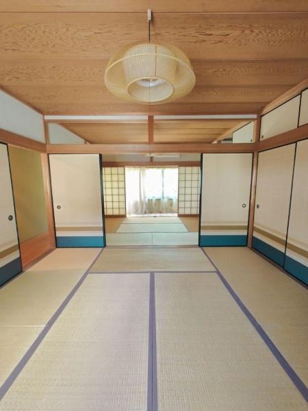 京都市北区衣笠氷室町　中古戸建 内観写真（リビング以外の居室）