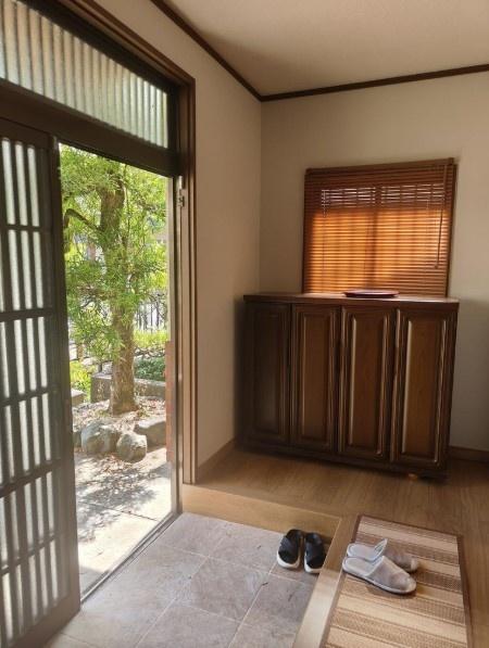 京都市北区衣笠氷室町　中古戸建 現地写真（玄関）