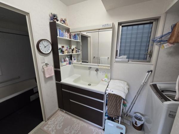 豊中市石橋麻田町　中古戸建 内観写真（洗面台・洗面所）