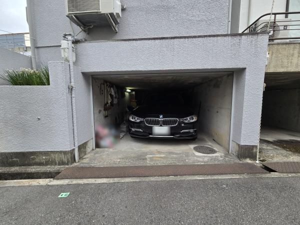 豊中市石橋麻田町　中古戸建 現地写真（駐車場）