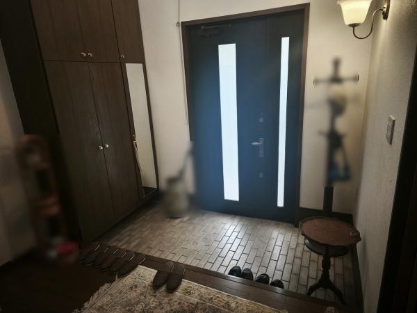 滋賀県大津市仰木の里東5丁目　中古戸建 現地写真（玄関）