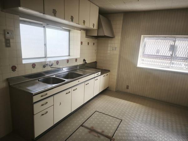 滋賀県大津市水明2丁目　中古戸建 内観写真（キッチン）