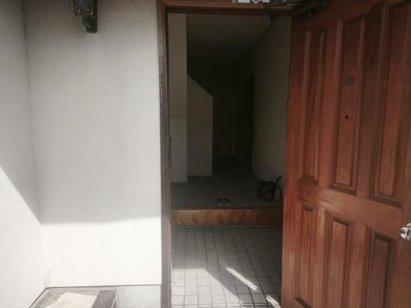 滋賀県大津市水明2丁目　中古戸建 現地写真（玄関）