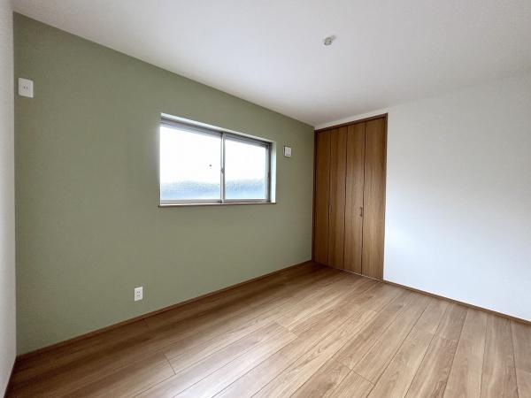 堺市南区深阪南　中古戸建 内観写真（リビング以外の居室）