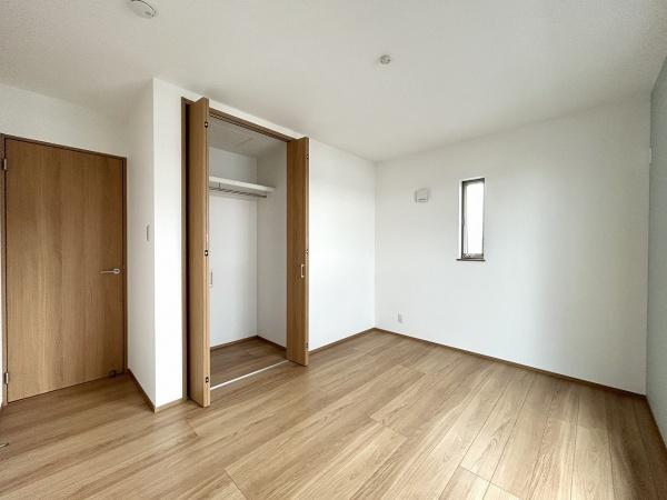 堺市南区深阪南　中古戸建 内観写真（リビング以外の居室）