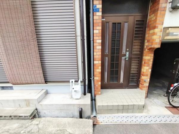 大阪市西淀川区佃2丁目　中古戸建 現地写真（玄関）
