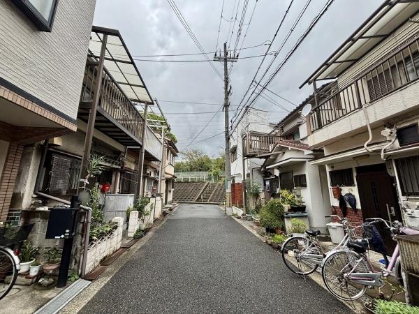 堺市西区浜寺石津町西4丁　中古テラスハウス 現地写真（前面道路含む現地写真）