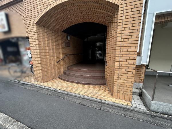 サンマンション丸太町 共用部写真（エントランス）