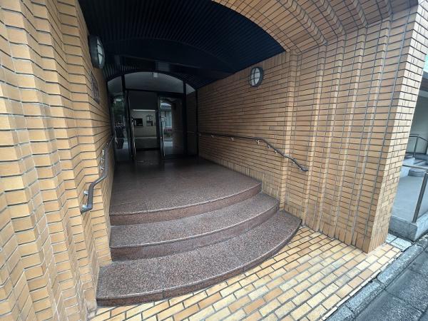 サンマンション丸太町 共用部写真（エントランス）