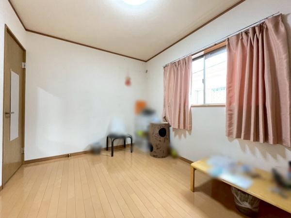 大阪市東住吉区住道矢田9丁目　中古戸建 内観写真（リビング以外の居室）