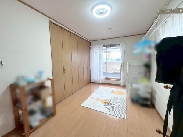 大阪市東住吉区住道矢田9丁目　中古戸建 内観写真（リビング以外の居室）