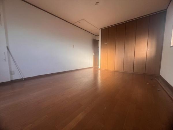 松原市河合3丁目　中古戸建 内観写真（リビング以外の居室）