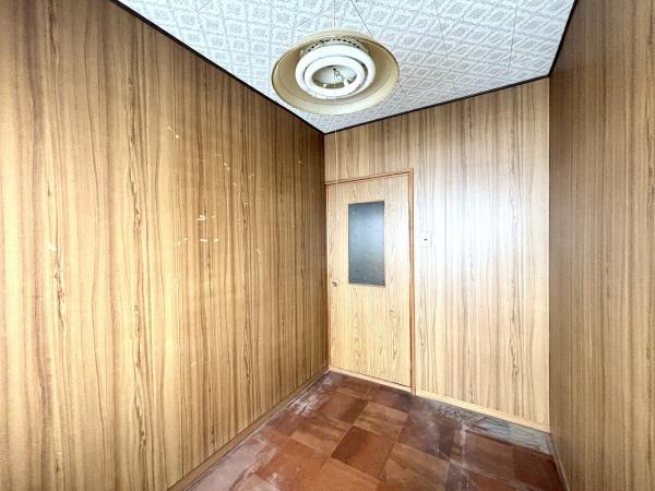 堺市西区上野芝町5丁　中古戸建 内観写真（リビング以外の居室）