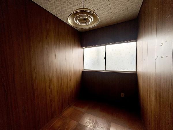堺市西区上野芝町5丁　中古戸建 内観写真（リビング以外の居室）