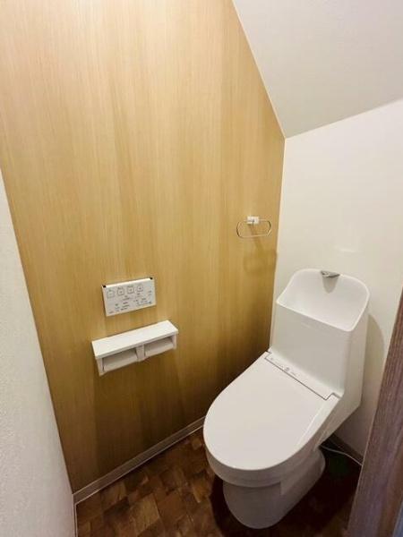 京都市右京区常盤一ノ井町　中古戸建 内観写真（トイレ）