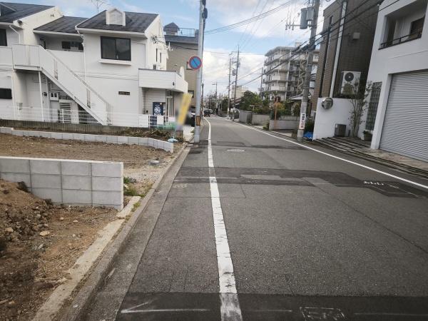 京都市北区鷹峯南鷹峯町　2号棟　新築戸建 現地写真（前面道路含む現地写真）