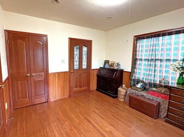 滋賀県大津市桐生1丁目　中古戸建 内観写真（リビング以外の居室）