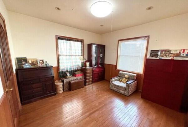 滋賀県大津市桐生1丁目　中古戸建 内観写真（リビング以外の居室）
