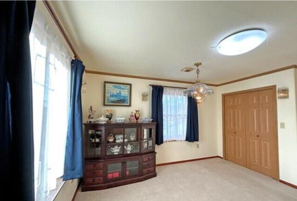滋賀県大津市桐生1丁目　中古戸建 内観写真（リビング以外の居室）