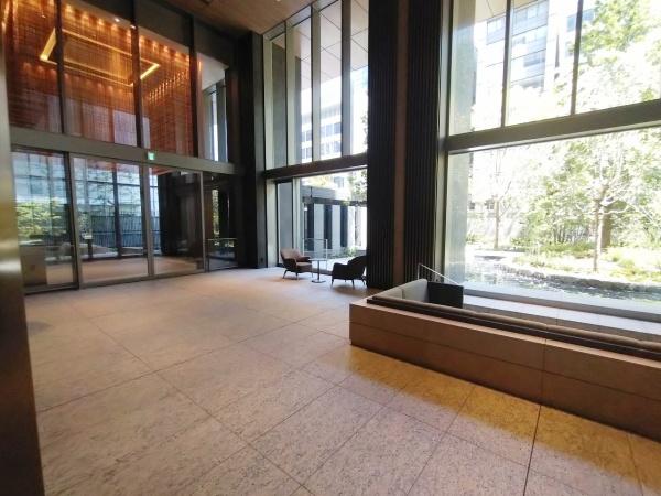 ローレルタワー堺筋本町 共用部写真（エントランス）