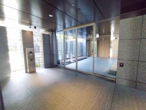 ローレルタワー堺筋本町 共用部写真（エントランス）