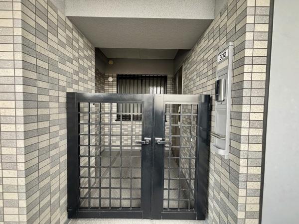 エスリード堺三国ヶ丘 現地写真（玄関）
