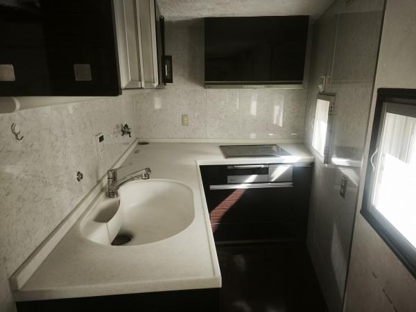 滋賀県大津市千石台　中古戸建 内観写真（キッチン）