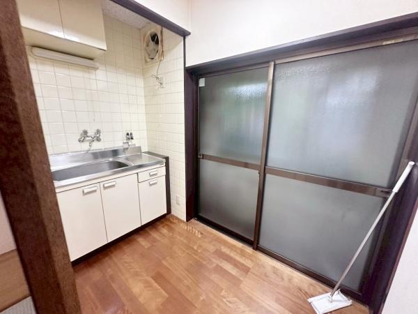 大阪市生野区生野西4丁目　中古戸建 内観写真（キッチン）